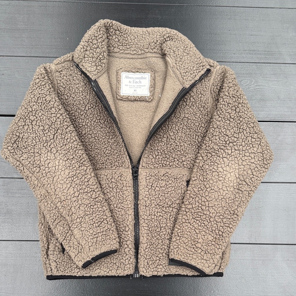 Abercrombie & Fitch Tan Sherpa Puffer Jacket